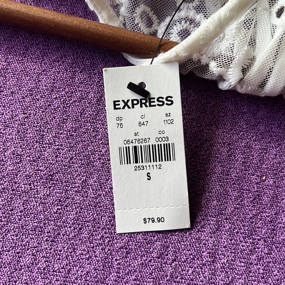 NWT Express Women’s Light Cream/White Embroidered Lace Top size small - Picture 10 of 10